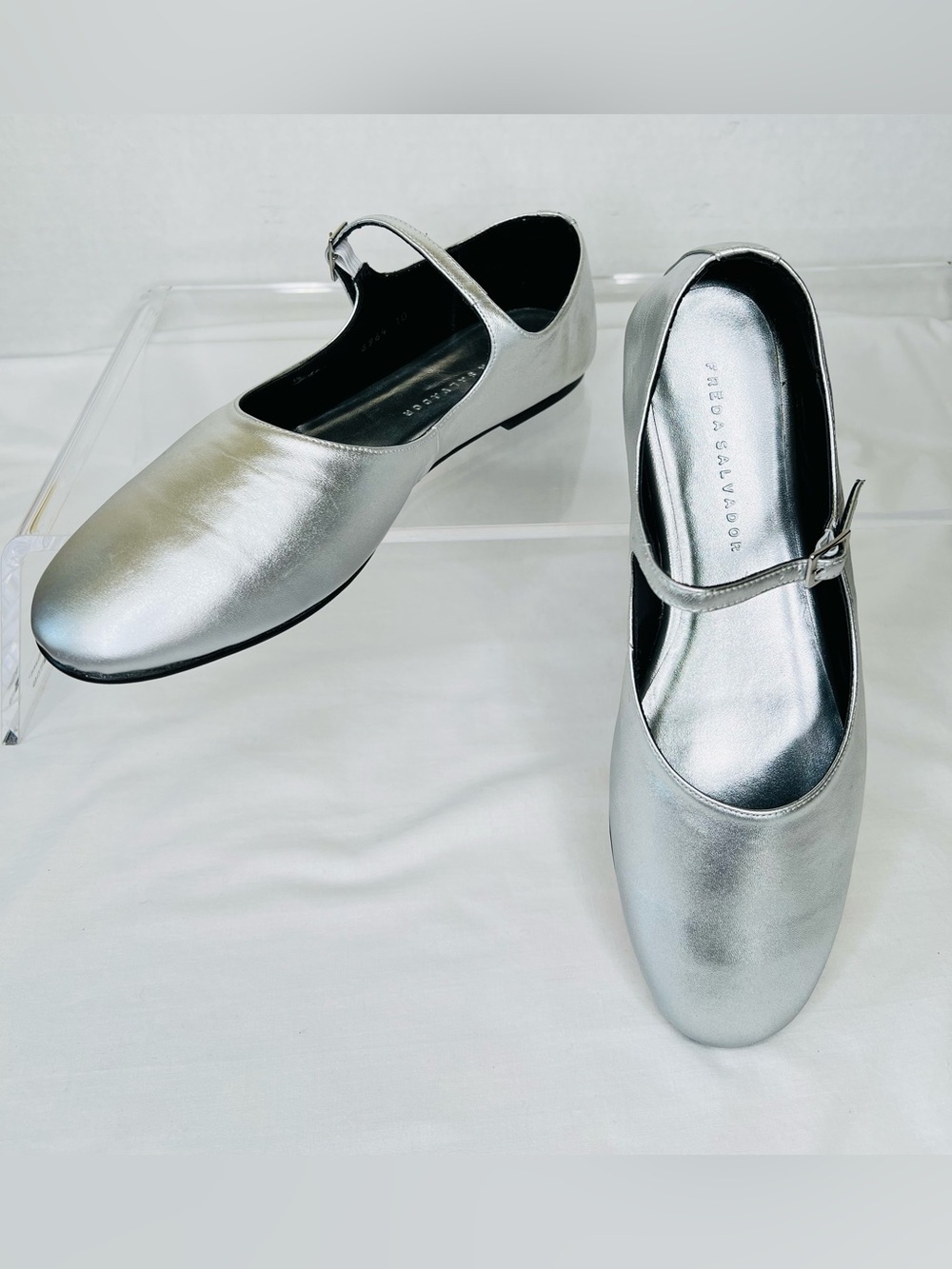 Freda Salvador Aubrey Mary Jane Flat, Silver Calf, Women’s 10. NWT